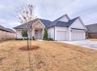 9304 NW 80th St, Yukon, OK 73099