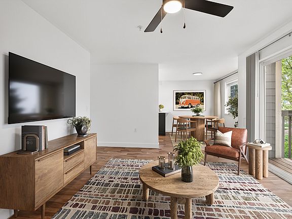 5th image of 825 Harritt Dr NW #316