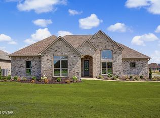 162 Roxbury Dr, Jackson, TN 38305
