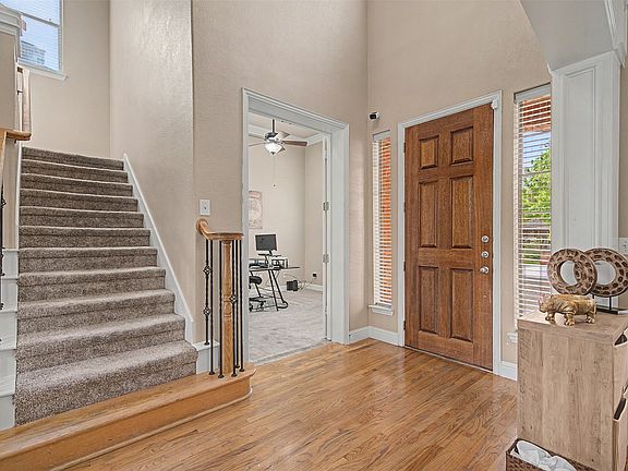 4th image of 15606 Fox Meadow Ln