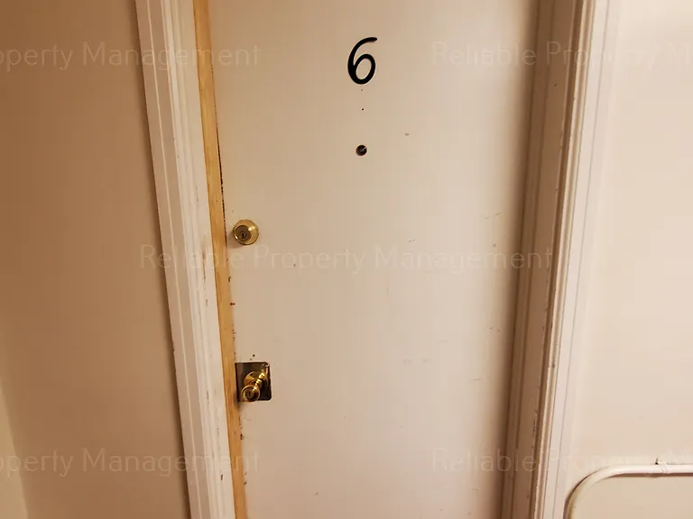 1085 Idaho Ave #6 — Photo 2