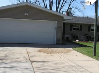 2914 Hambrecht Rd, Middleton, WI 53562