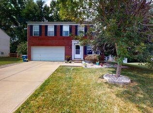 7 Meadowlane Dr, Amelia, OH 45102