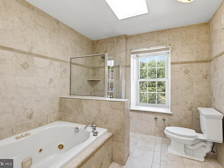 3946 Rosebay Ct — Photo 17