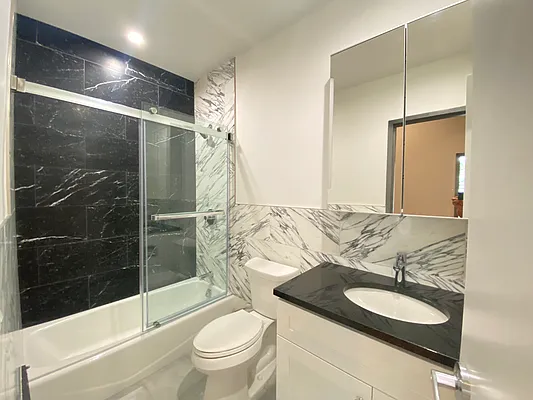 Rented by The InHouse Group | media 14