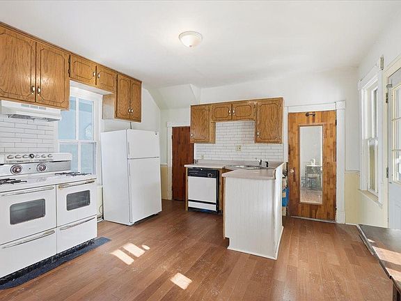 5th image of 322 5th St N
