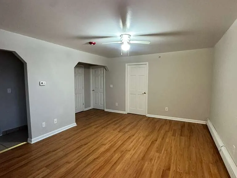 158 N 8th St #6 — Photo 2
