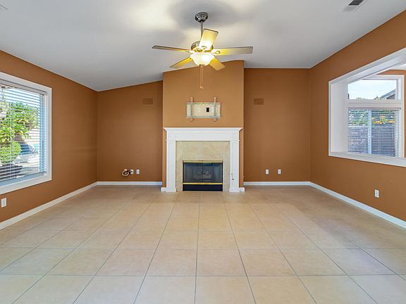 3rd image of 43555 Morning Star Ct