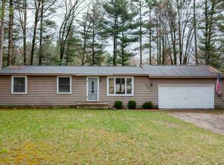 1863 Pine Ln, Interlochen, MI 49643
