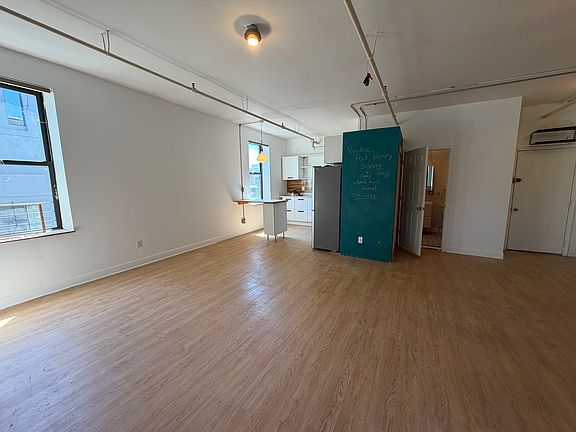 4th image of 125 Green St #3G