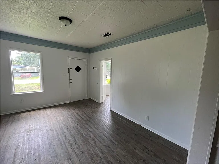 110 W 15th St — Photo 10