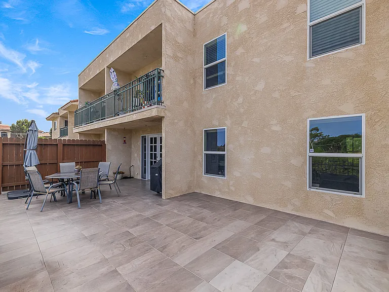 6441 Kanan Dume Rd — Photo 21