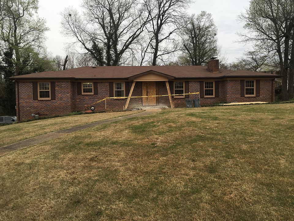 2nd image of 427 Darby Ave