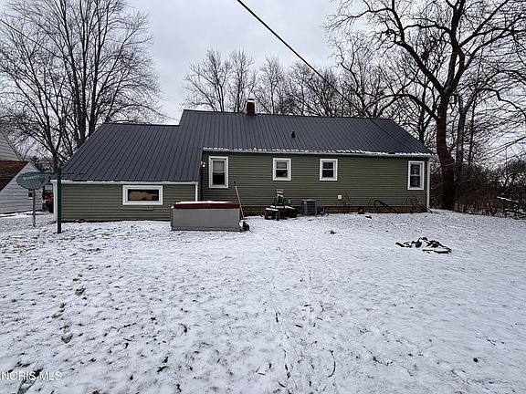 4th image of 895 Sunday St