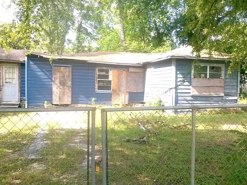 2nd image of 9202 Allwood St
