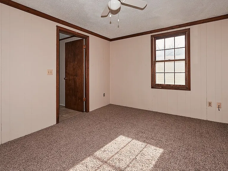 2415 N Hillcrest Dr #B — Photo 8