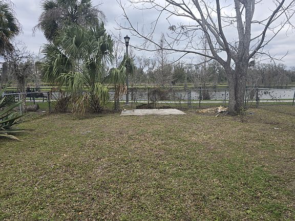 3rd image of 813 E Dr Martin Luther King Jr Blvd