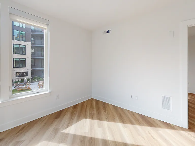 701 N Henry St #209 — Photo 14