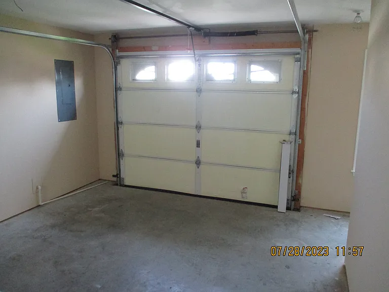 512 Leesburg Dr — Photo 16