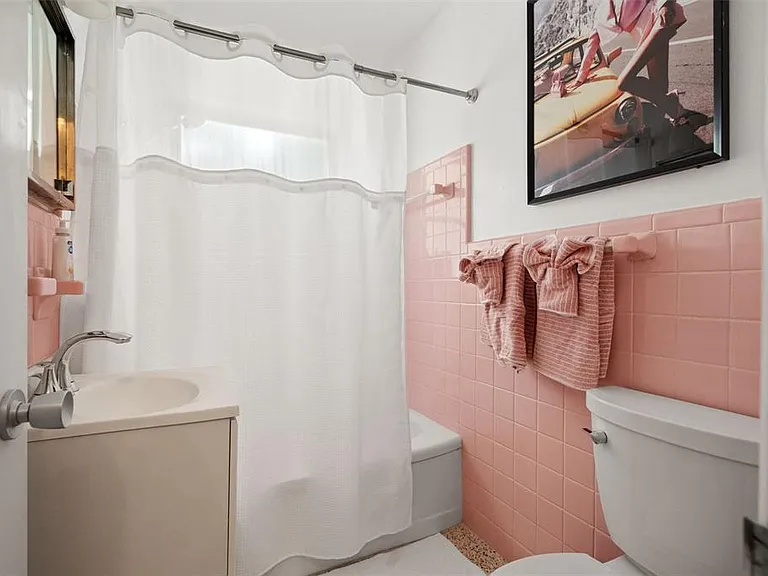800 Beach Dr NE #10 — Photo 8