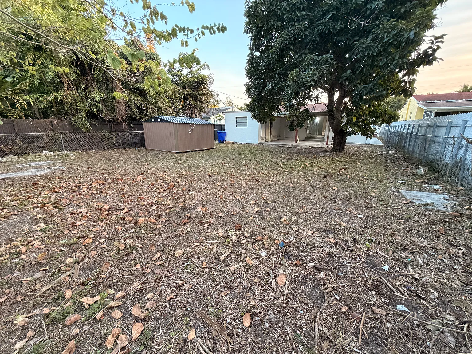 2473 SW 14th St — Photo 2