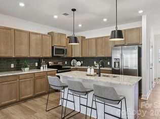 7607 Ethora Way, Charlotte, NC 28216