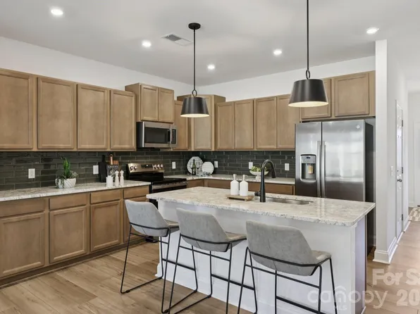 7607 Ethora Way, Charlotte, NC 28216