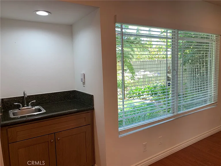 10221 White Oak Ave #1 — Photo 8