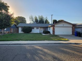 881 Salisbury St, Porterville, CA 93257