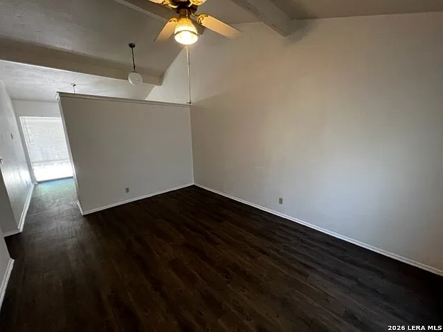 2 bed, 1.0 bath, 896 sqft, $995 — Photo 3