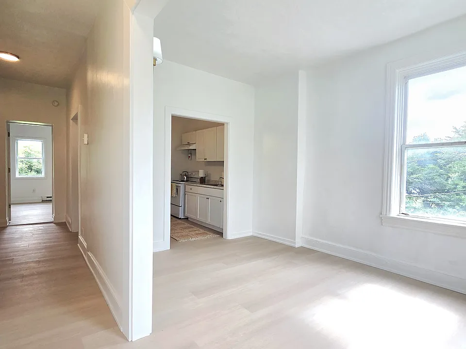 419 Chase St #2