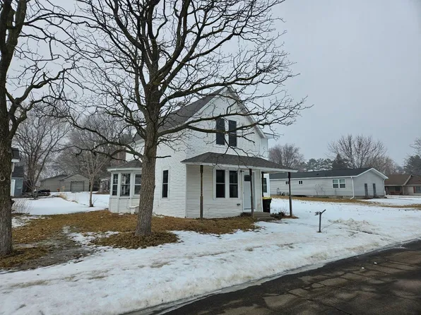 604 11th St SW, Little Falls, MN 56345