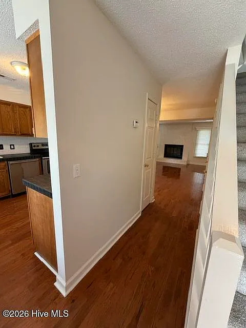 2 bed, 2.5 bath, 1188 sqft, $1,375 — Photo 4
