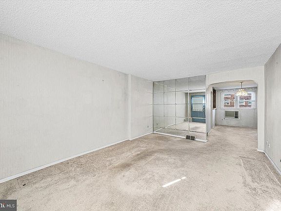 4th image of 2038 Kent Rd