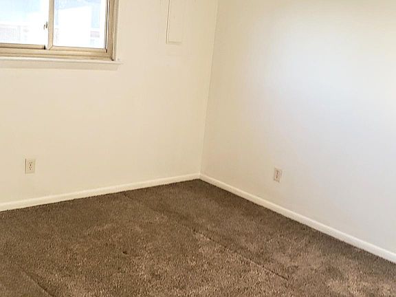 5th image of 910 W Ocean View Ave APT C