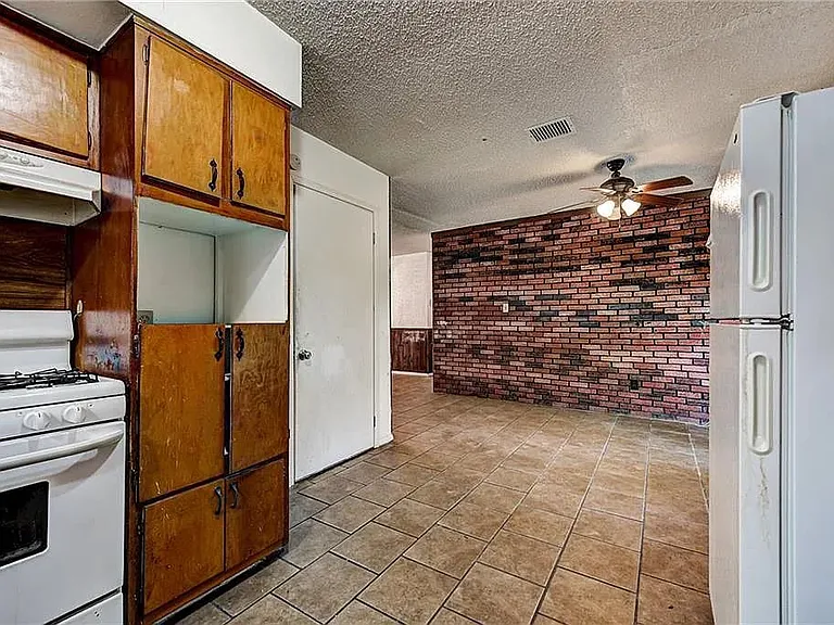 1317 McGregor Dr — Photo 8
