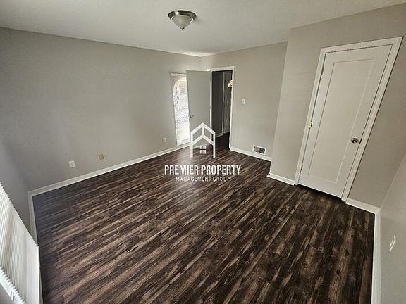 3rd image of 5395 Fontana Ave