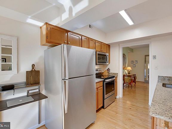 3rd image of 6060 California Cir #3