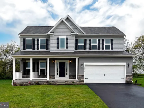 1609 Falcon Ln, Chambersburg, PA 17201
