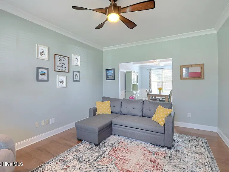 1421 Dooley Ln — Photo 9