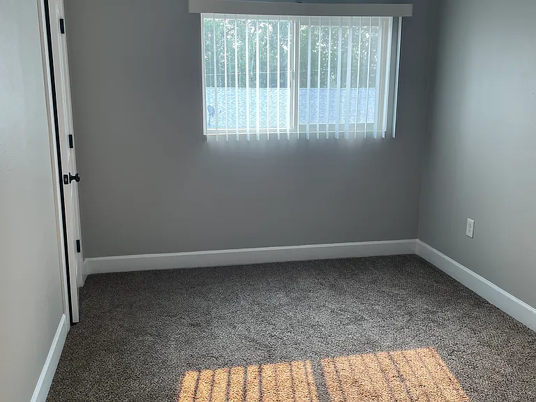 1427 Kimball Ave — Photo 13