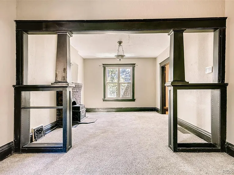 83 W Maple Ave — Photo 3