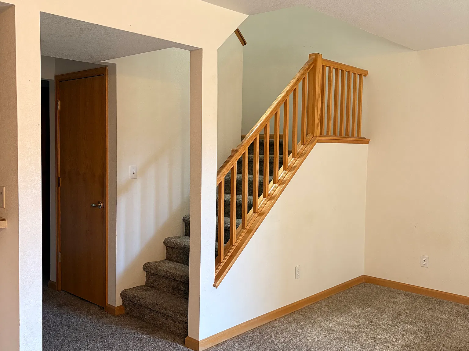 2 bed, 2.5 bath, 1125 sqft, $1,900 — Photo 4