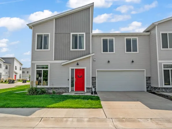 327 NE Quail Dr, Waukee, IA 50263