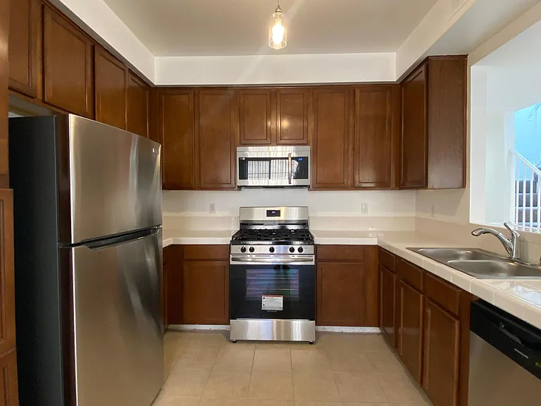 9731 Vesper Ave #9 — Photo 7