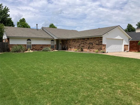 9105 Oak Creek Dr, Midwest City, OK 73130