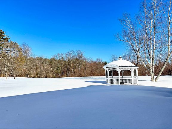 3rd image of 25 Emerson Road