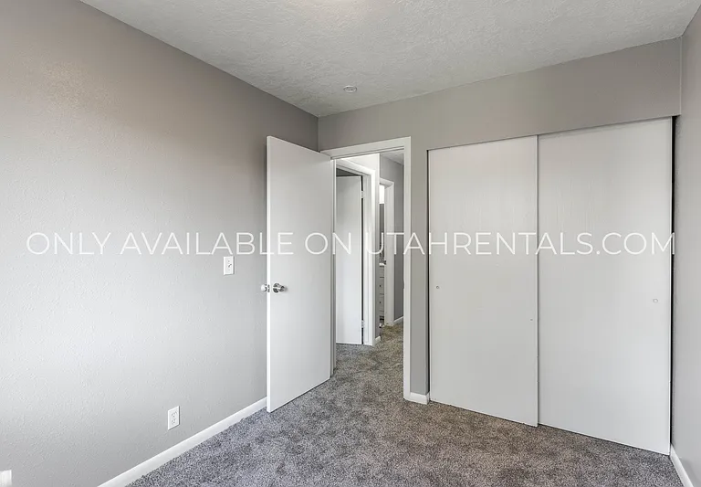 4420 S Dean Cir #B — Photo 12