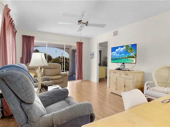 5 High Point CIR W #313, NAPLES, FL 34103