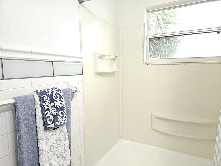 302 Lincoln Ave #10 — Photo 21